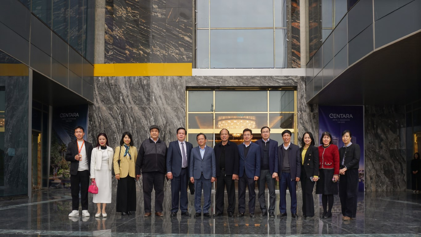 Central policy and strategy commission delegation conducts site visits to key projects in Van Don special zone